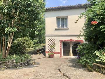 Gîte pour 20 personnes, avec terrasse et jardin à Rosis