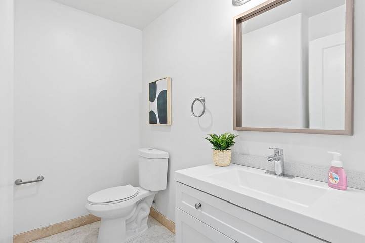 Vacation rental for 18 people, with balcony and hot tub in Oceanside