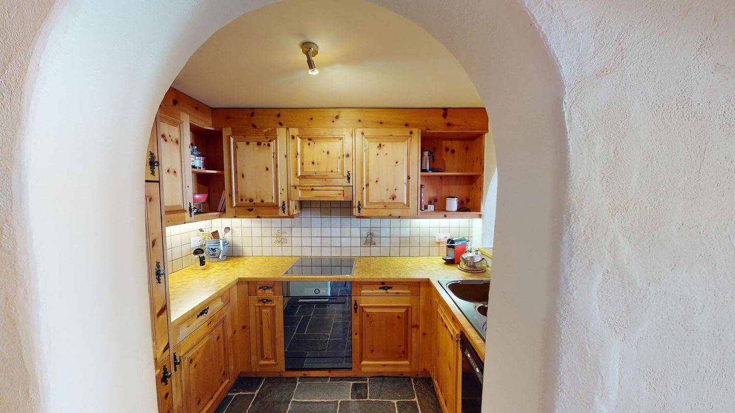 Ganze Wohnung, Apartment Paterna 9 - 4.5 Zimmer-Wohnung in Engadinerhaus in La Punt-Chamues-ch, Sankt Moritz