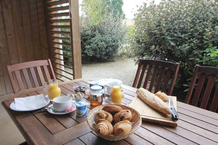 Parc de vacances pour 9 personnes, avec jardin et vue ainsi que bassin pour enfant et piscine, animaux acceptés en Dordogne - 2