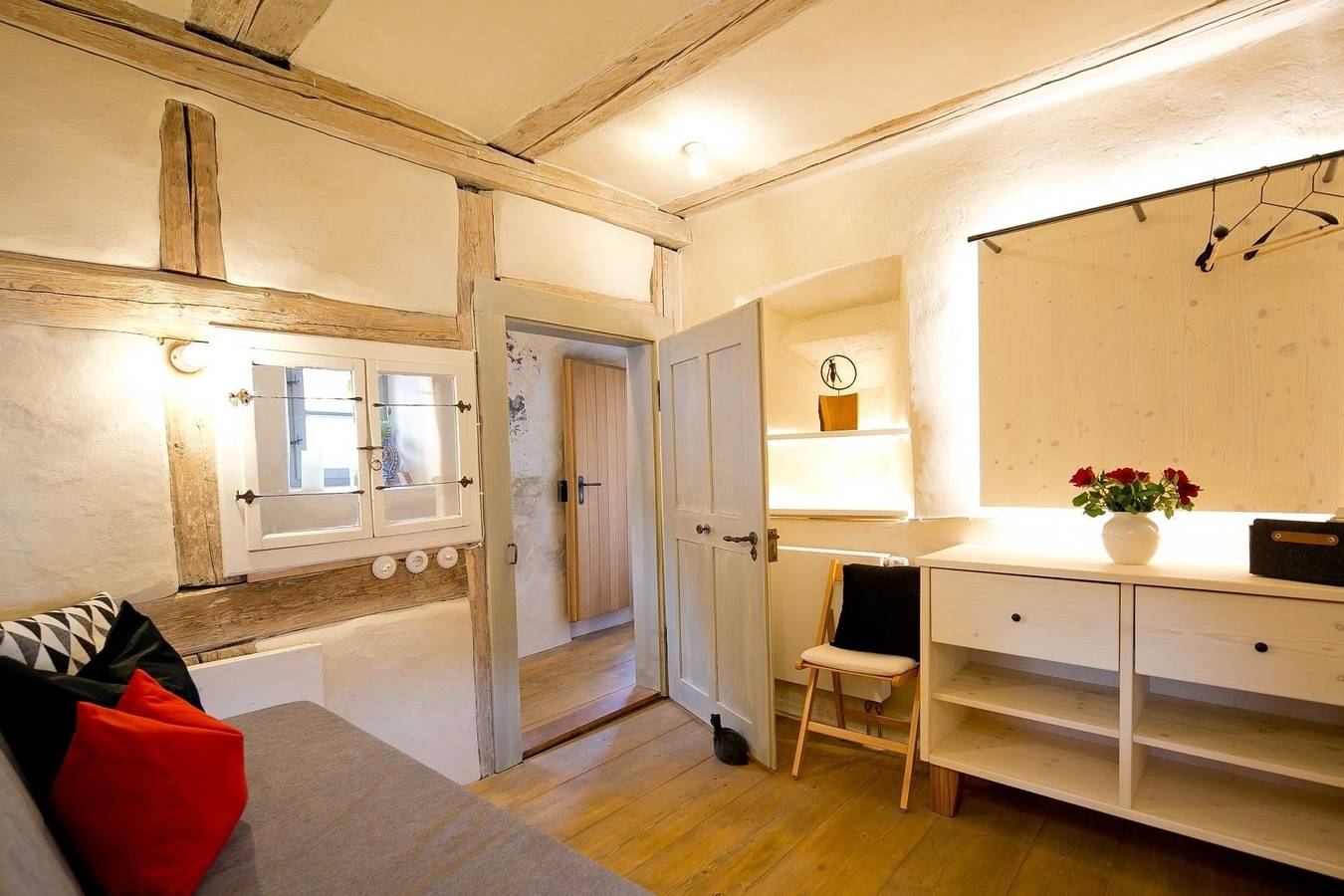 Ganze Ferienwohnung, Allio - das turmchalet in Berching, Ostbayern