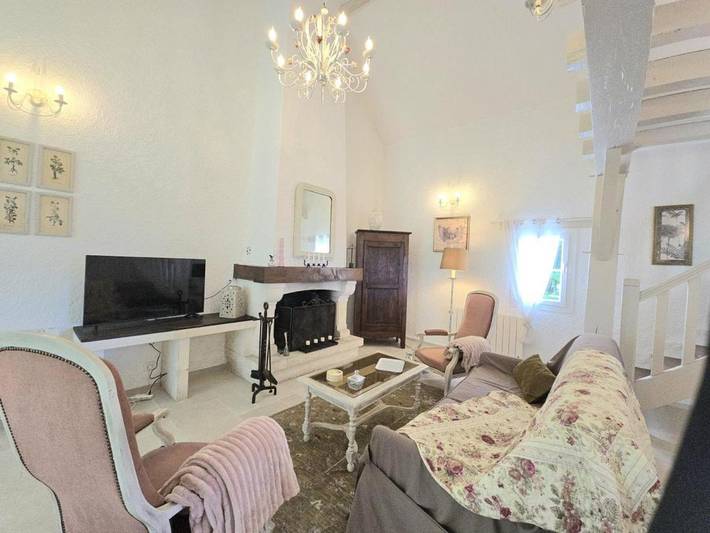 Gîte pour 2 personnes, avec terrasse ainsi que jardin et piscine à Ginestet