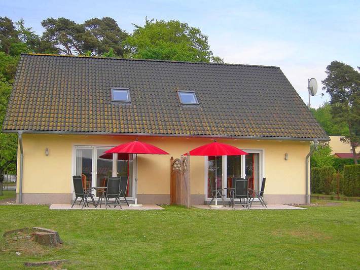 Ferienwohnung für 2 Personen, mit Terrasse und Garten in Sellin