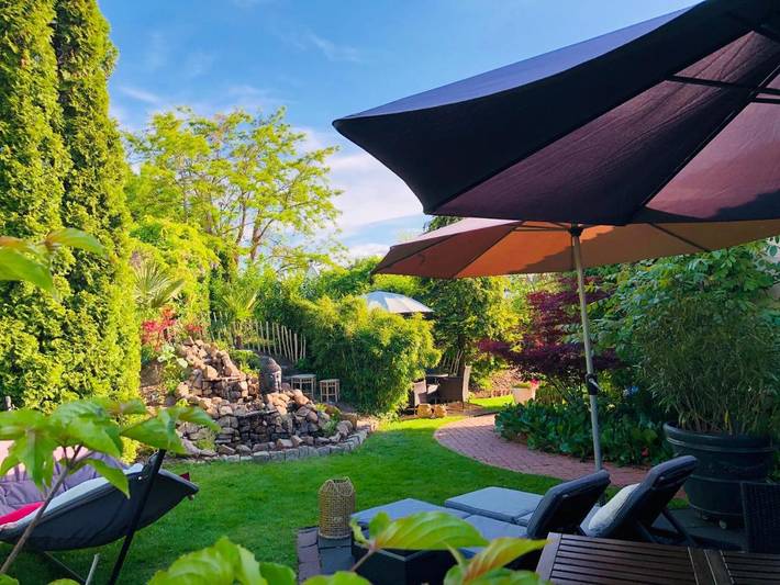 Ferienwohnung für 2 Personen, mit Whirlpool und Terrasse sowie Garten und Sauna