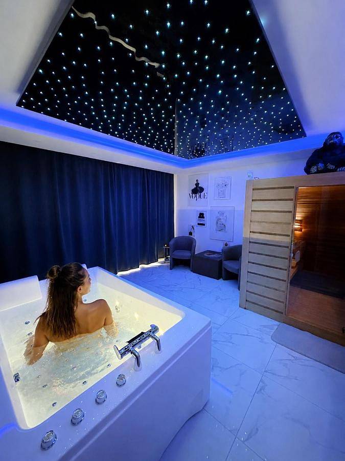 Location de vacances pour 2 personnes, avec Jacuzzi et Jardin ainsi que Sauna et Vue à Schiltigheim