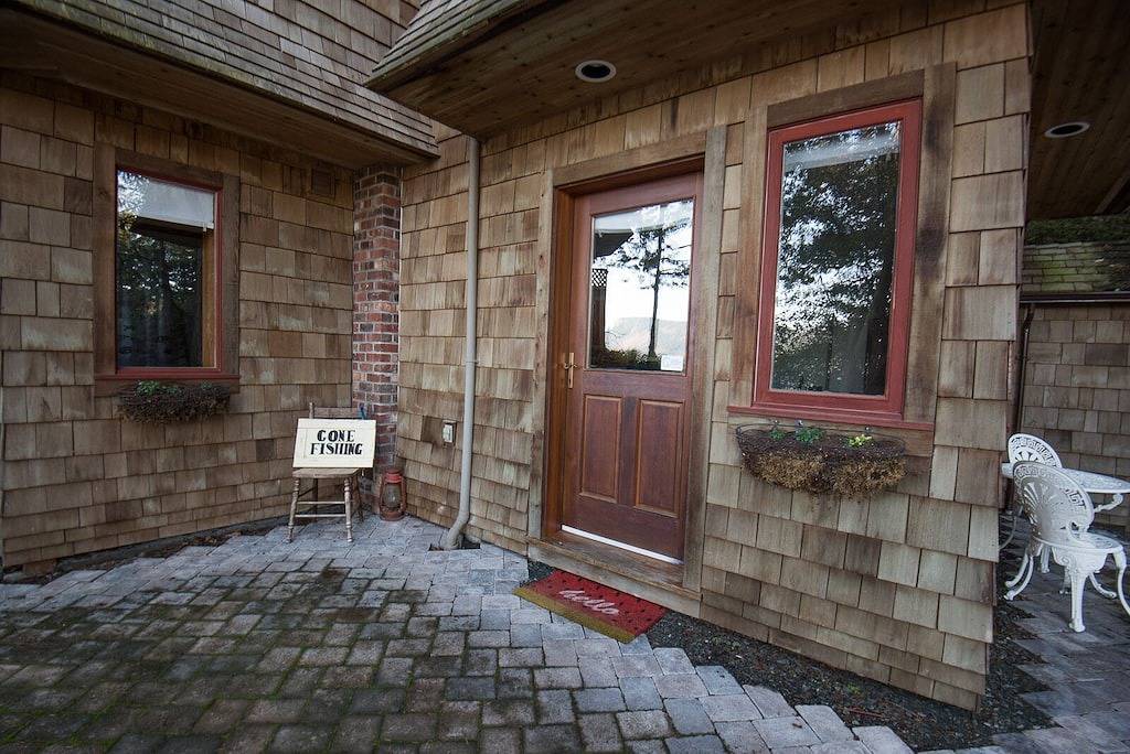 Ganze Wohnung, Oceanfront Suite with Hot Tub in North Cowichan, Cowichan Valley Regional District
