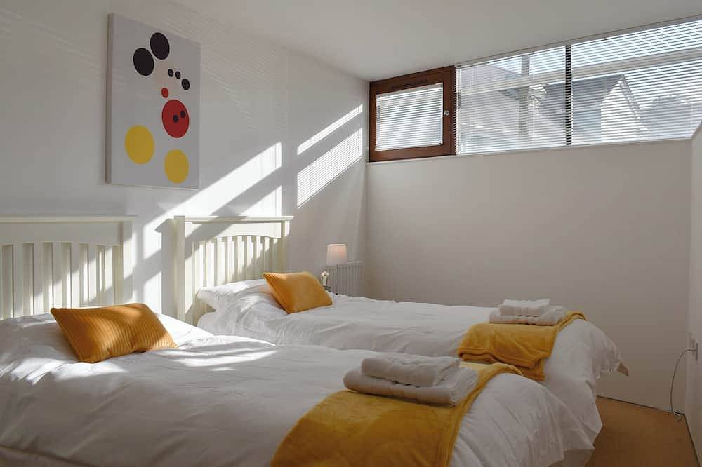 2 bedroom accommodation in Westward Ho! in Westward Ho, Hartland Devon Heritage Coast