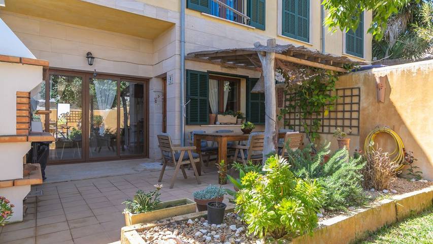 Villa for 5 people, with garden and pool - 1