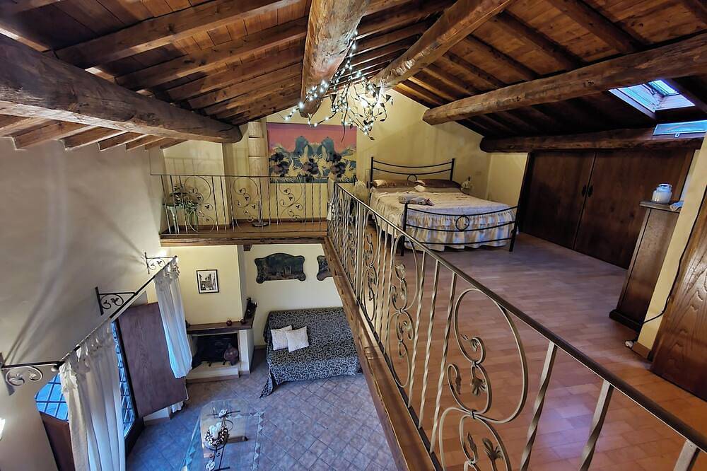 Romantica casa con soppalco, ideale per coppie e famiglie fino a 5 persone. in Nepi, Provincia di Viterbo