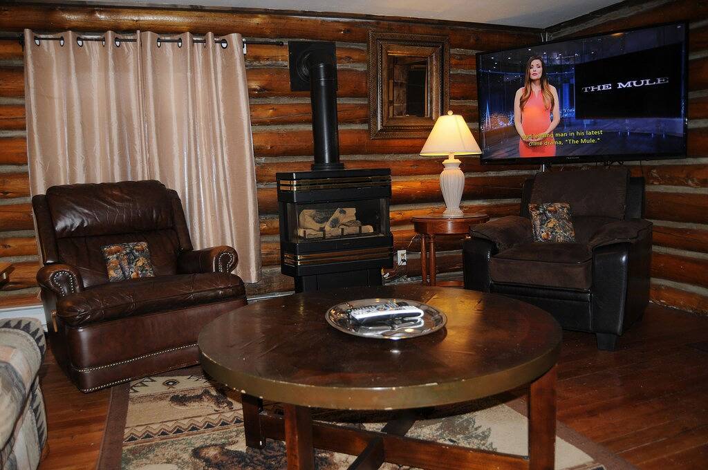 Vacation House for 8 Guests in West Yellowstone, Custer Gallatin National Forest