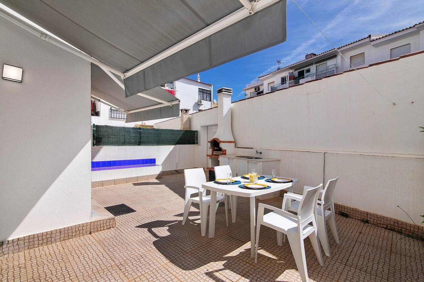 Ganze Wohnung, Ferienwohnung 'Rosas No Lagar' mit privater Terrasse, Wlan und Klimaanlage in Manta Rota, Parque Natural da Ria Formosa