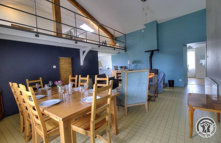 Gîte pour 9 personnes, avec jardin, animaux acceptés dans Rhône - 3