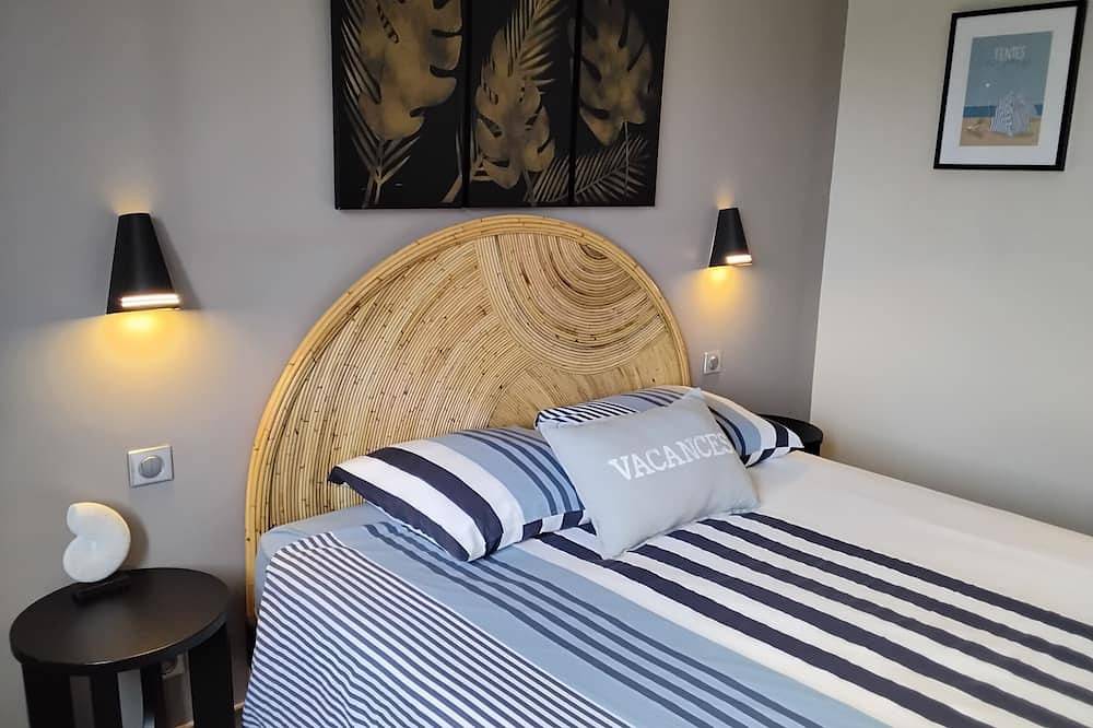 Villa 4* Private Swimming Pool-100m Sea-Enclosed Garden-Bikes-Trampoline- Kayaks in Plouescat, Côte des Légendes