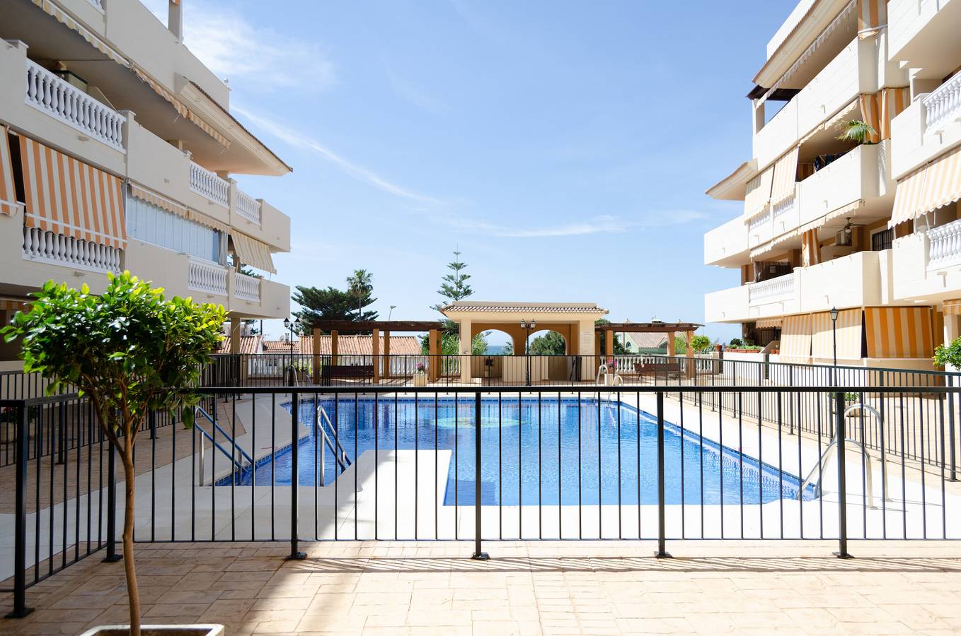 Ganze Wohnung, Wintowinrentals Pool, Sonnenseite & Parkplatz. in Torre de Benagalbón, Rincón de la Victoria