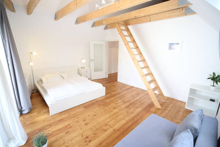 Ferienwohnung für 6 Personen, mit Balkon und Garten in Mainz