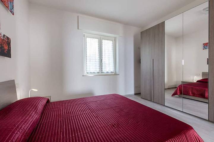Ganze Wohnung, Kürzlich renovierte Wohnung, modern und elegant, mit Seeblick! in Torri del Benaco, Gardasee-Berge