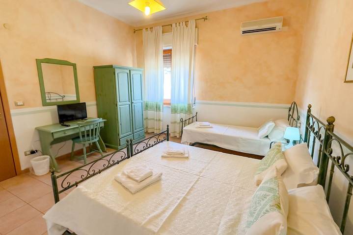Ferienwohnung für 2 Personen, mit Garten in Bosa