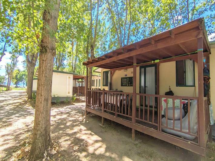 Wohnwagen für 6 Personen, mit Pool und Terrasse am Lago Trasimeno