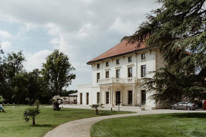 Hôtel pour 2 personnes, avec piscine ainsi que vue et jardin dans Ruy Montceau - 4
