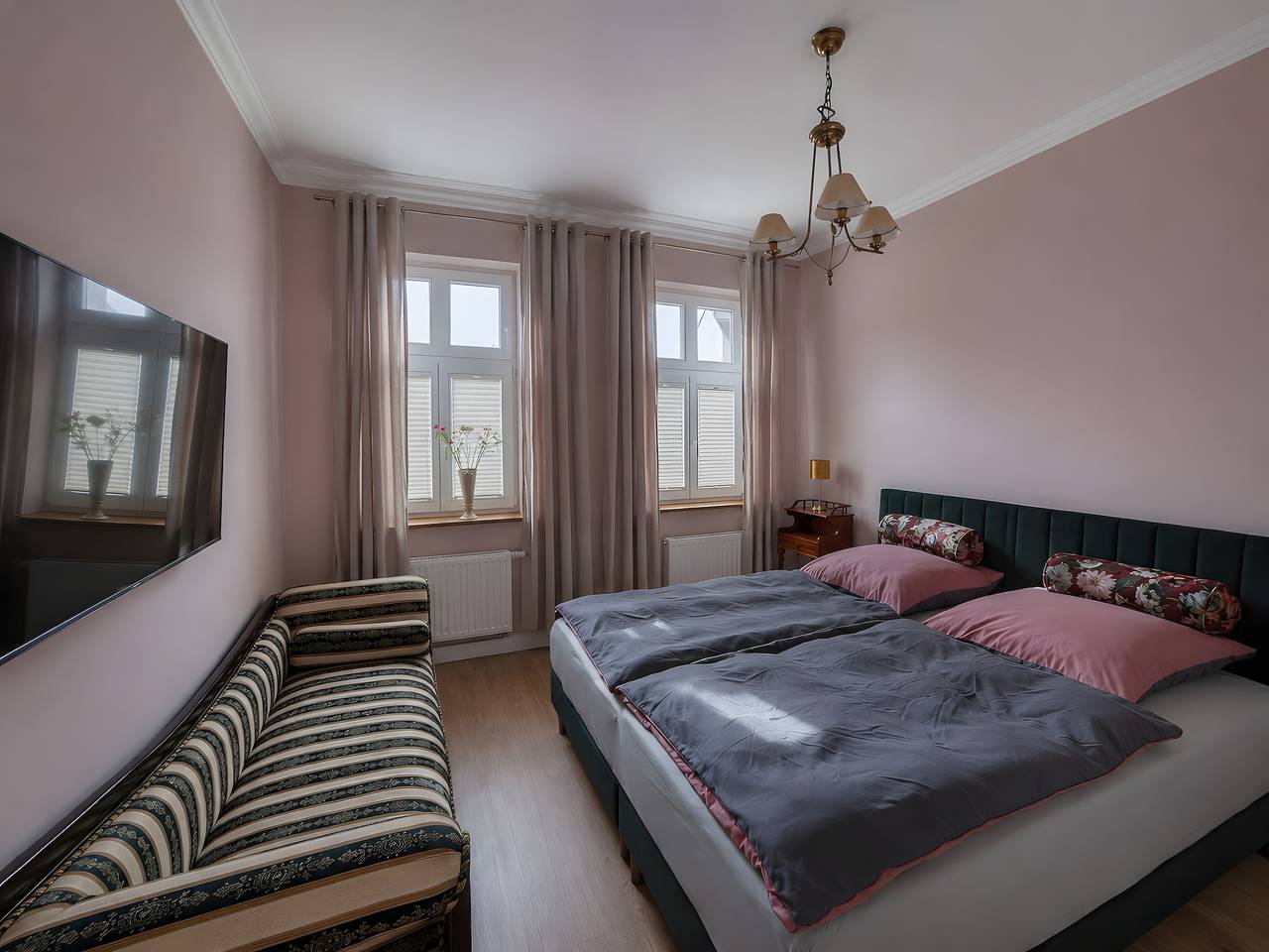 Cały apartament, Ahlbeck 'Beletage 4-Room' for 2–6 Guests, 250m from the Beach in Drei Kaiserbäder, Heringsdorf