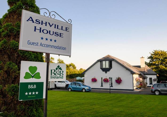 Holiday home for 2 people, with Terrace and Garden as well as View in Tralee