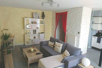 Gîte pour 4 personnes, avec jardin et balcon à Saint-Priest
