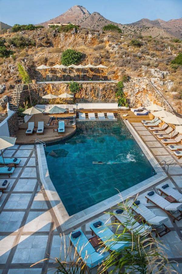 Hôtel pour 2 personnes, avec piscine ainsi que vue et jardin, animaux acceptés