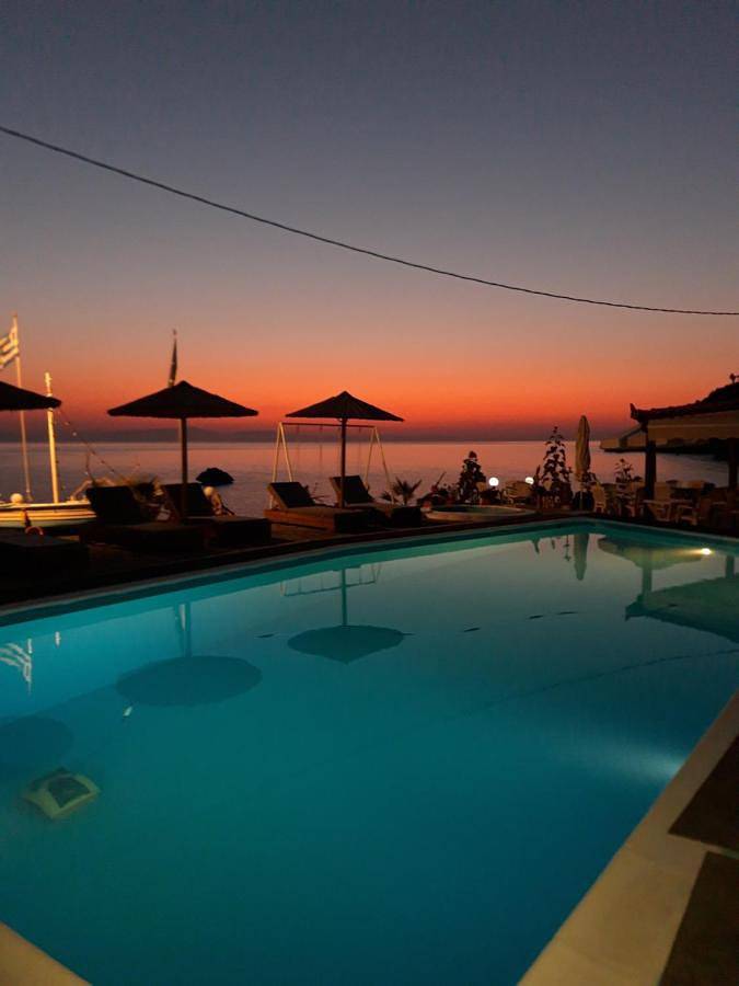 Apartmenthotel für 2 Personen, mit Garten und Pool sowie Kinderpool und Ausblick - 1