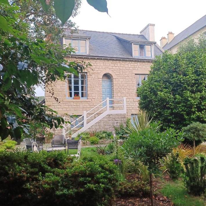 Chambre d’hôte pour 2 personnes, avec Terrasse ainsi que Jardin et Vue à Quimper