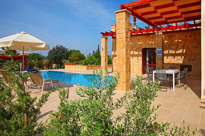 Bungalow für 6 Personen, mit Terrasse und Garten auf Zypern