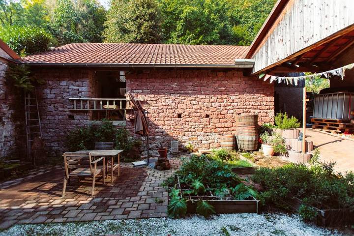 Gîte pour 13 personnes, avec jardin à Reinhardsmunster
