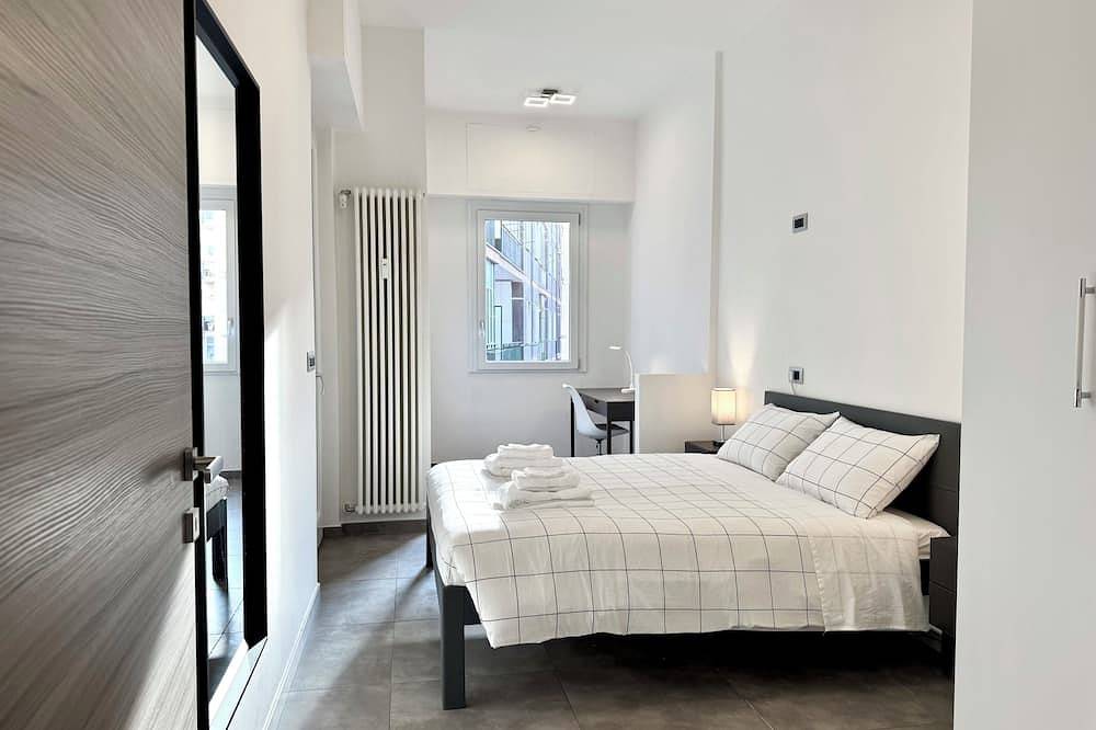 Entire apartment, Cuneo Center-Modern two-room apartment with panoramic view in Cuneo, Cuneo Province