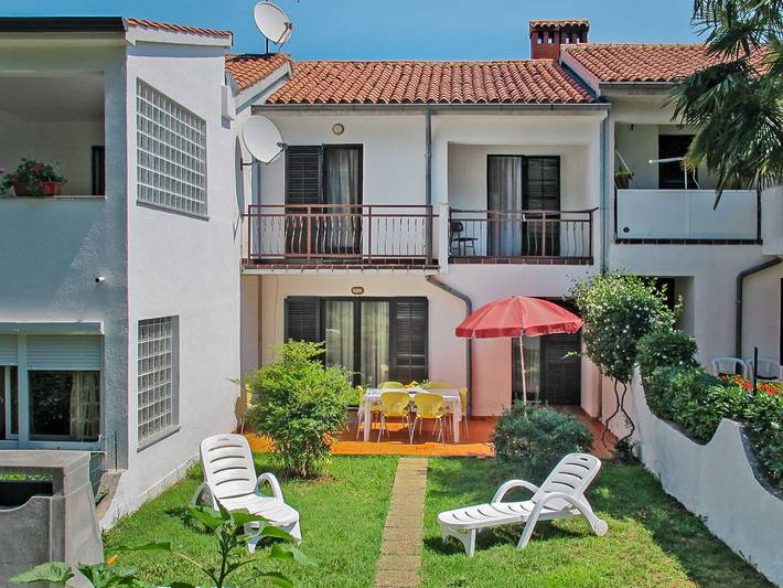 Ferienhaus für 7 Personen, mit Terrasse und Garten in Poreč