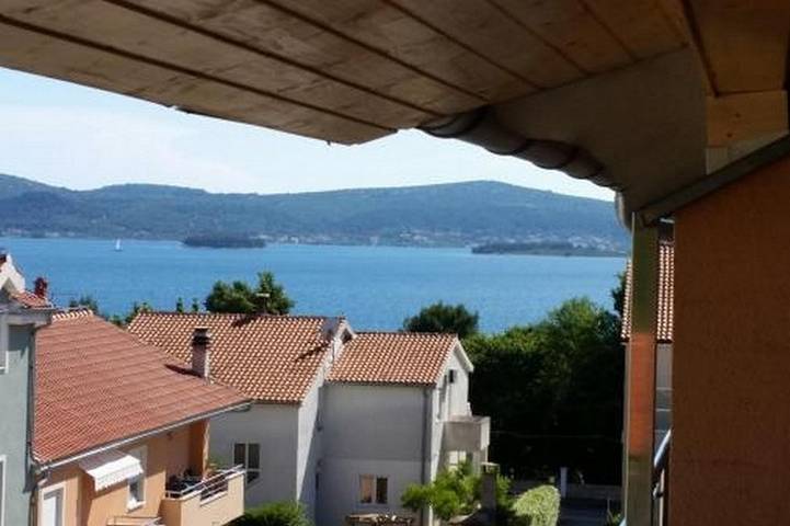 Ferienwohnung für 4 Personen, mit Balkon/Terrasse in Sveti Filip i Jakov