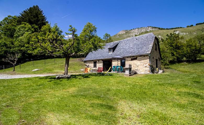 Gîte pour 6 personnes, avec jardin et terrasse