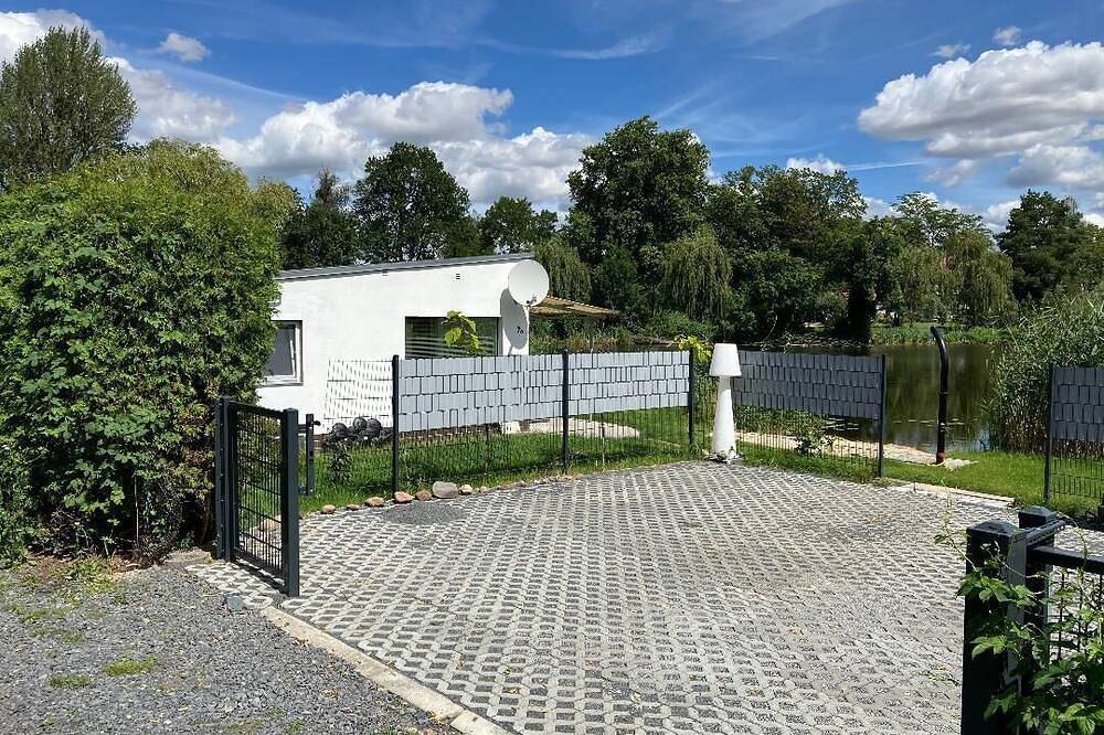 Ferienunterkunft am Privatsee, inmitten der Natur in Ketzin, unweit von Berlin in Ketzin, Havelland