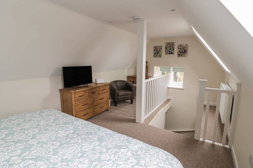 The Dower House, family friendly, with open fire in Sharnbrook in Bedford