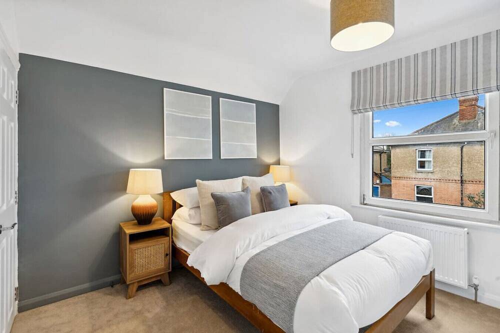 The Guildford Manor | Free Parking | 6 Beds in Guildford, Surrey