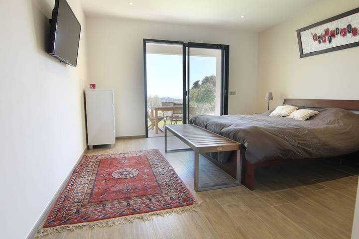 Location de vacances pour 10 personnes, avec jardin et terrasse à La Colle-sur-Loup - 2