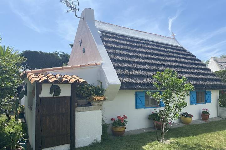 Holiday home for 4 people, with garden and terrace as well as pool - 1
