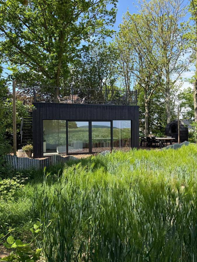 Vakantiehuis voor 4 personen, with Balkon and Terras as well as Tuin and Sauna in Heuvelland