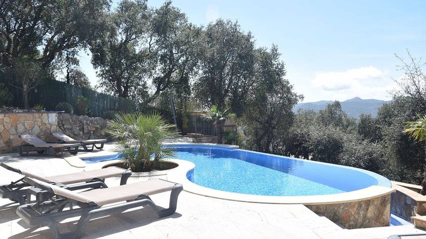 Casa rural para 9 personas, con piscina y jardín en Santa Cristina de Aro - 2