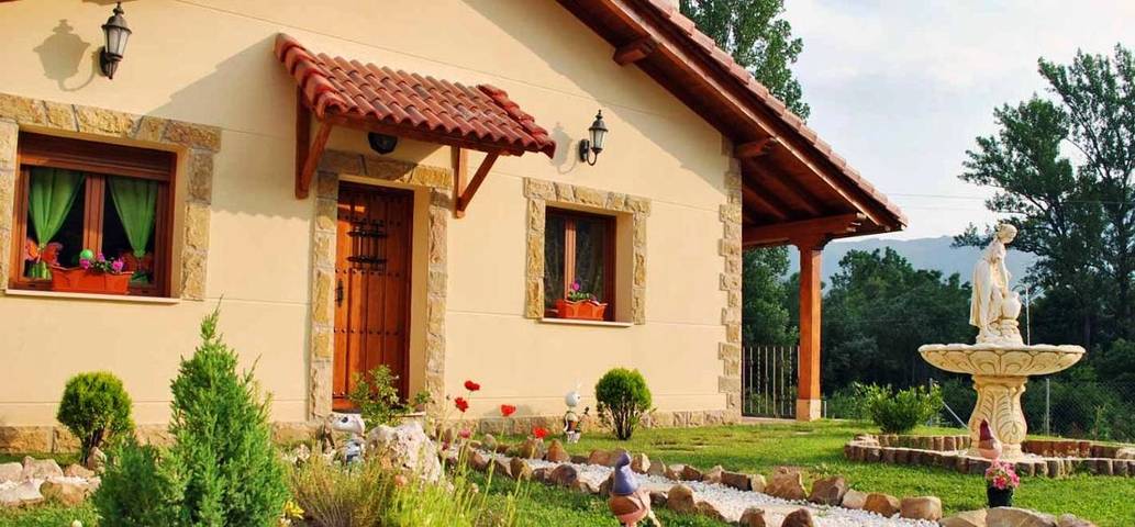 Casa rural para 5 personas, con Balcón y Terraza además de Jardín y Vistas en Montaña de Luna