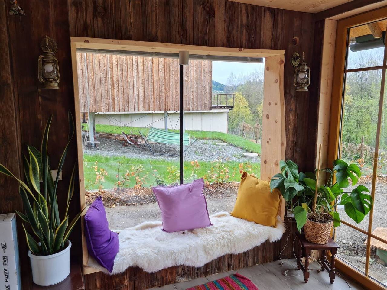 Chalet 'Naturstammhaus Almhütte' con vista montagna, terrazza privata e Wi-Fi in Klagenfurt am Wörthersee, Klagenfurt - Villach e dintorni