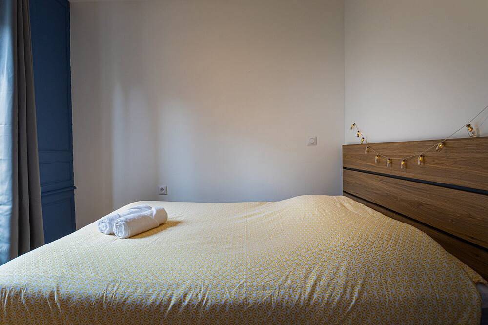 Apartamento entero, Tréguier Town Centre - Charm and Cathedral View in Tréguier, Costa de granito rosa