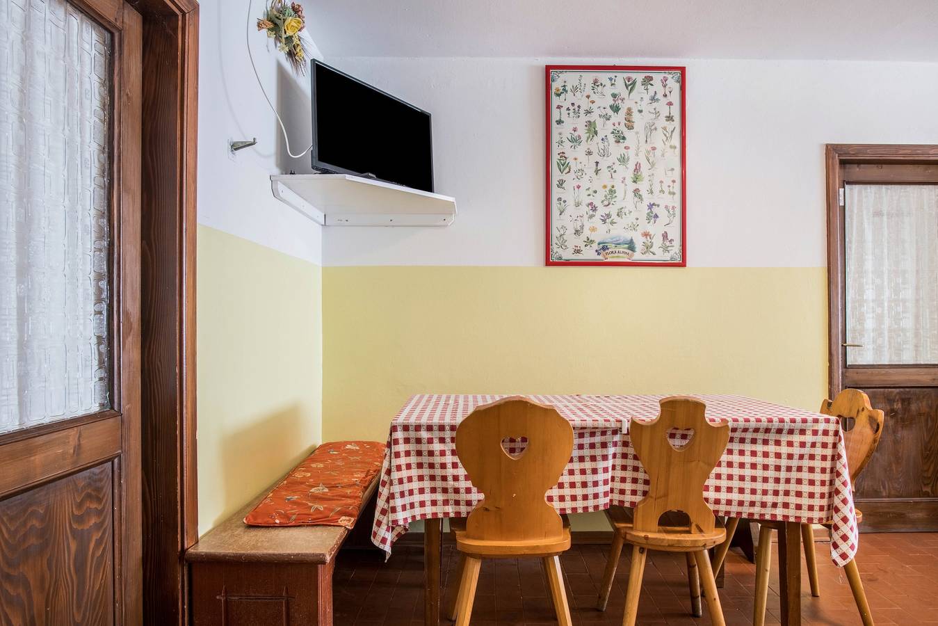 Casa vacanze "Casa Vacanza Zambotti" con vista sulle montagne e giardino privato in Fraviano, Vermiglio