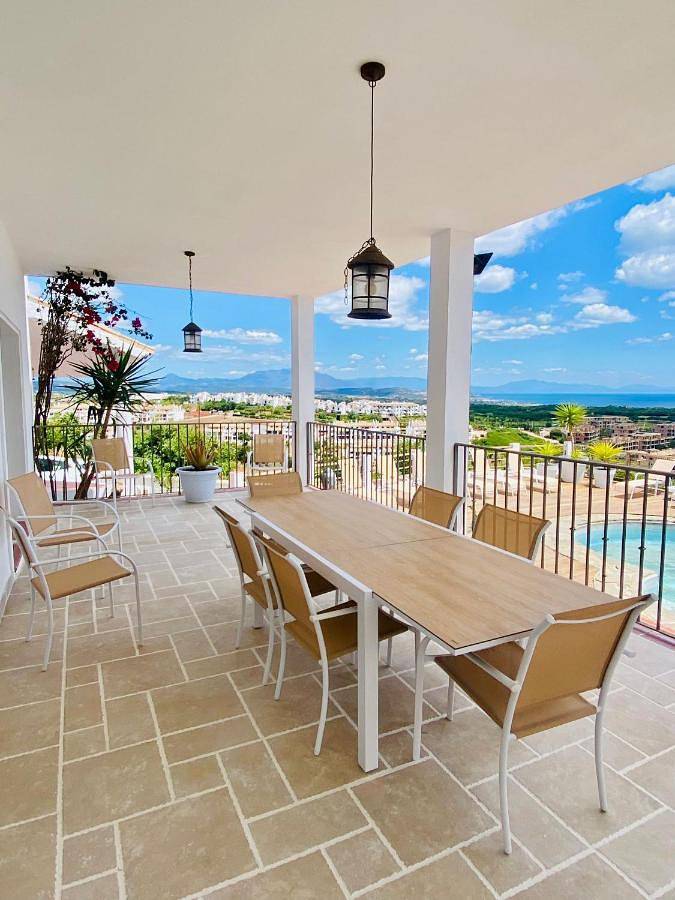Casa rural para 12 personas, con Balcón y Terraza además de Jardín y Piscina en La Línea de la Concepción - 2