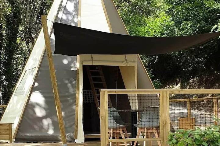 Gîte pour 5 personnes, avec terrasse dans Thérondels - 3