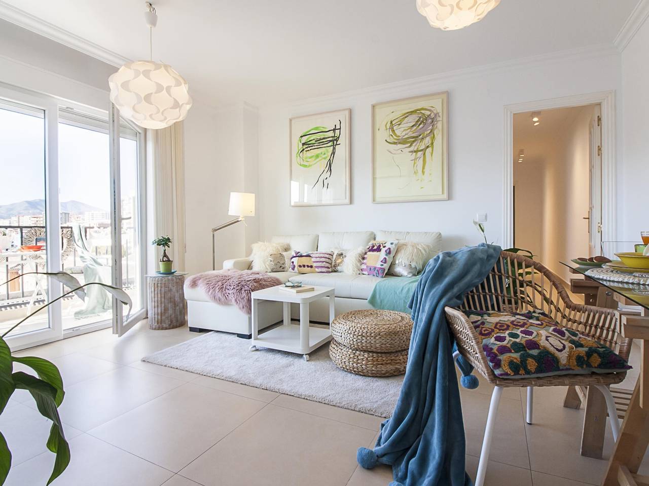 Entire apartment, Bright 2-Bedroom Apartment Near Beach and Train Station in Central Málaga in Málaga Central District, Malaga