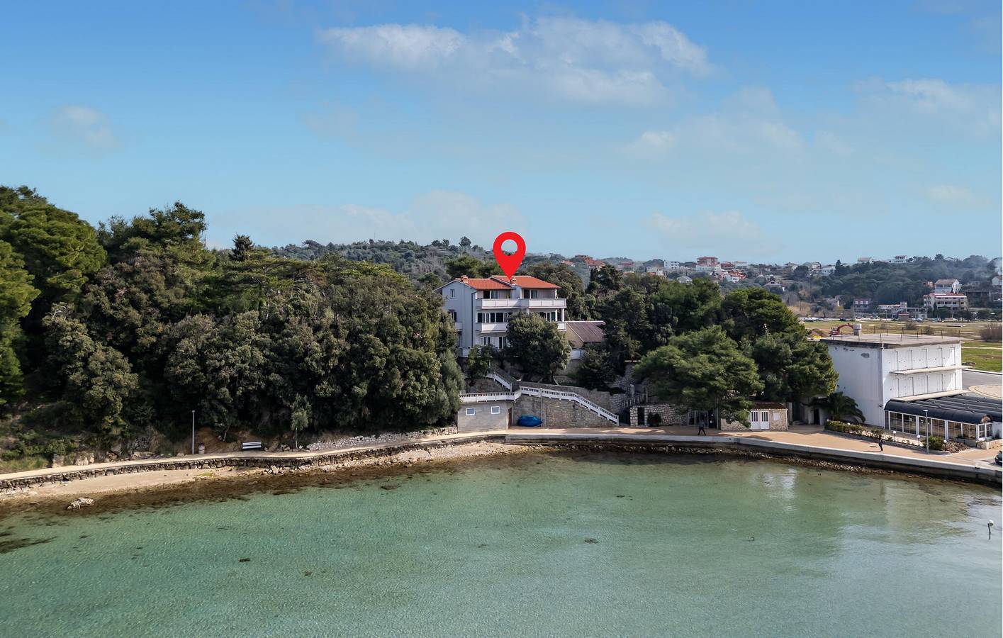 Ganze Ferienwohnung, Gemütliche Ferienwohnung mit Terrasse, WLAN und Parkplatz in der Nähe des Strandes Rajska Plaža in Lopar, Rab
